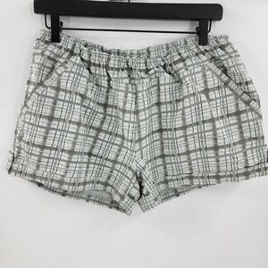 Nwt Tasc performance shorts plaid endorphin medium bamboo green